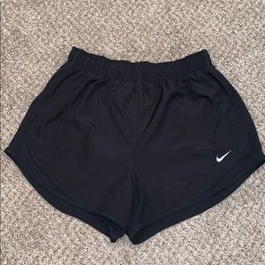 Black Nike Women’s Dry Tempo Core Running Shorts!